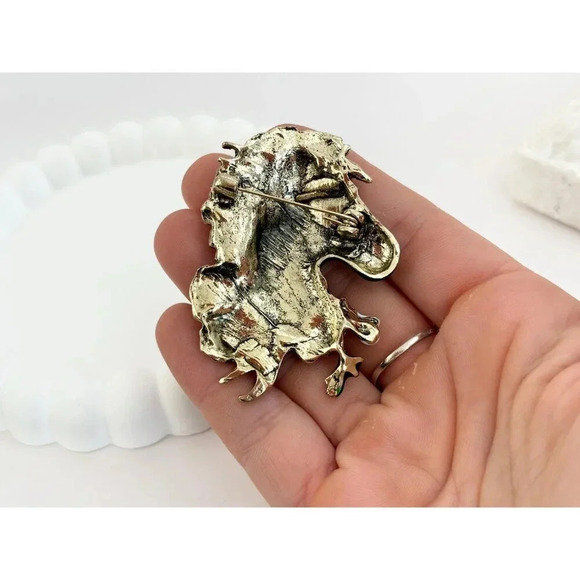 Mint Black Enamel Gold Toned Rhinestone Floral Vintage Horse Vintage Brooch - Picture 9 of 10